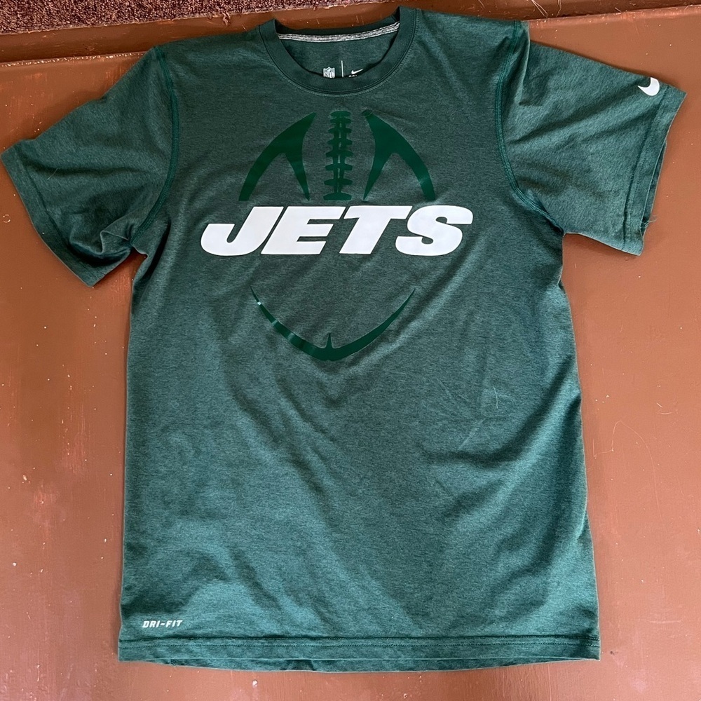 Nike Dri Fit New York Jets tshirt. Men’s small.